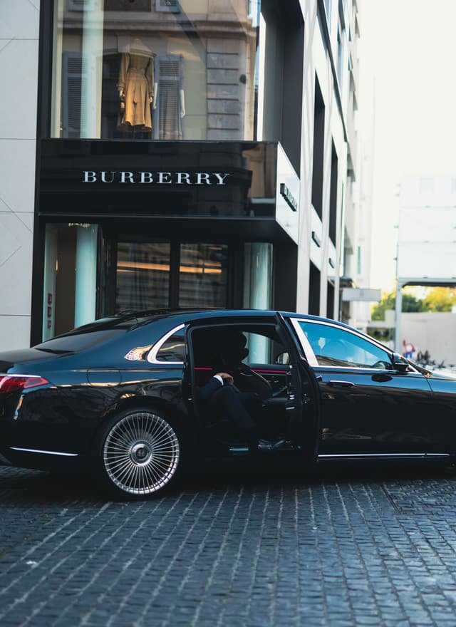 Mercedes-Maybach S 580 en ville
